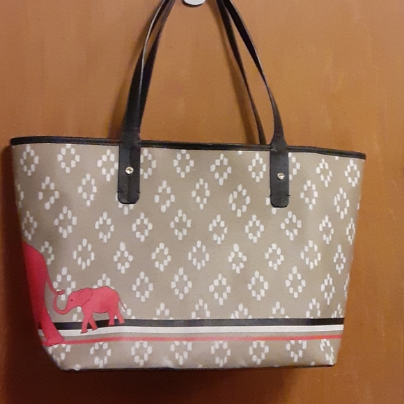 unknown Handbags - Preppy elephant tote just like new!